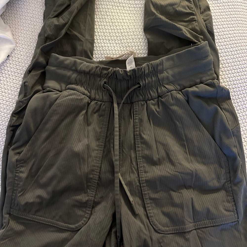 LULULEMON JOGGERS